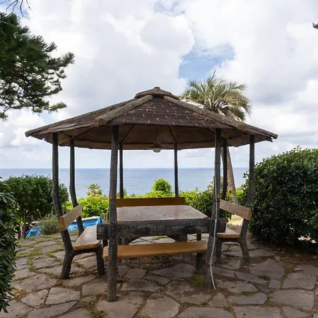 La Italiana Villa *